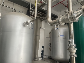 永康研究院不銹鋼儲氣罐現場安裝 (4)